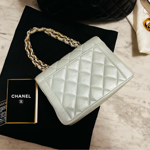 🔴 SOLD 🔴 Vintage Chanel Mini Border Flap Bag - Picture 11 of 17